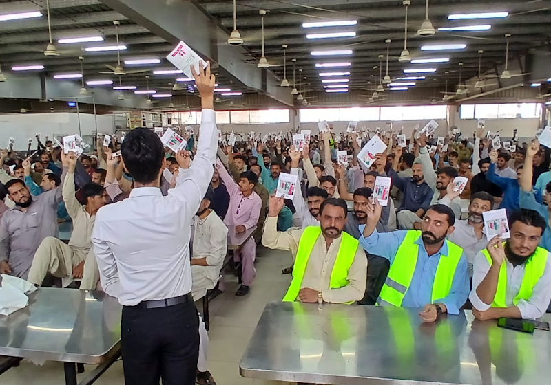 Pakistan garment workers vote on working conditions