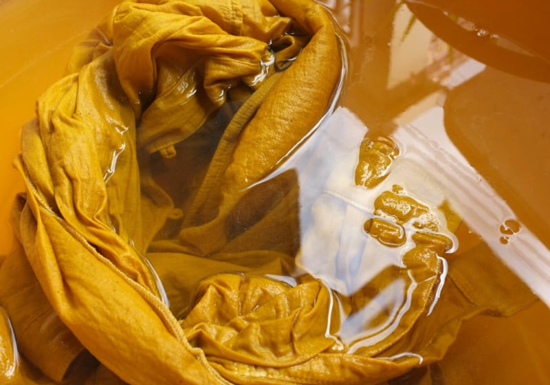 Dyeing poly-cotton blended fabric with yellow dyestuffs